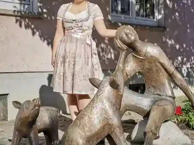 2019 Schweinfurt Zuerch Weinprinzessin: Tourist-Information Schweinfurt360° F. Trykowski