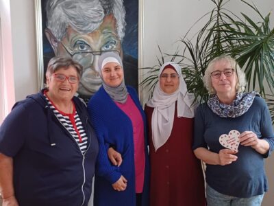 (Foto Isabella Walter): v. li. stellv. 60plus Vorsitzende Gerti Rüth, stellv. Vorsitzende des Integrationsbeitrats Schweinfurt Anca Aicha, Beraa, Mitglied im Integrationsbeirat und SPD-Vorstandsmitglied Marion Both