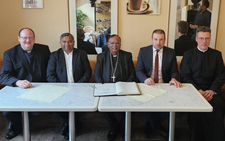 Indischer Bischof besucht Schonungen – Lourdu Anandam auf Deutschlandreise