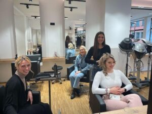Bildnachweis: Chris Payr Finalistinnen Stylingworkshop