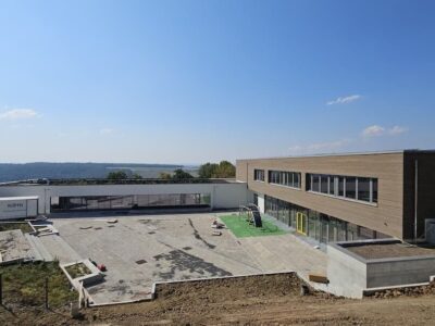Das Schulhaus der Zukunft entsteht gerade hier und jetzt in Schonungen. Fotos Volker Voit