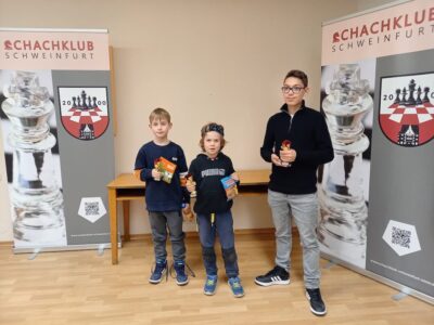 Die Pokalgewinner von links Luis Leja (Schweinfurt), Vitus Siegel (Würzburg), David Valean (Bad Neustadt)
