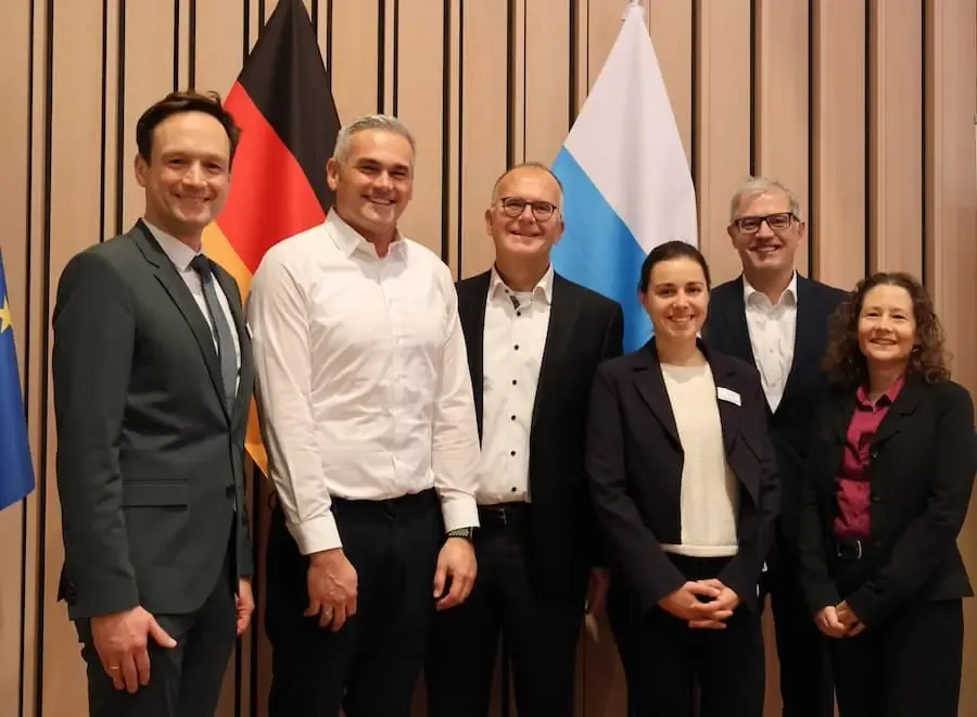 Vertreter des Landratsamts Schweinfurt und der Agentur für Arbeit bei der offiziellen Bestellung des neuen Geschäftsführers des Jobcenters Landkreis Schweinfurt