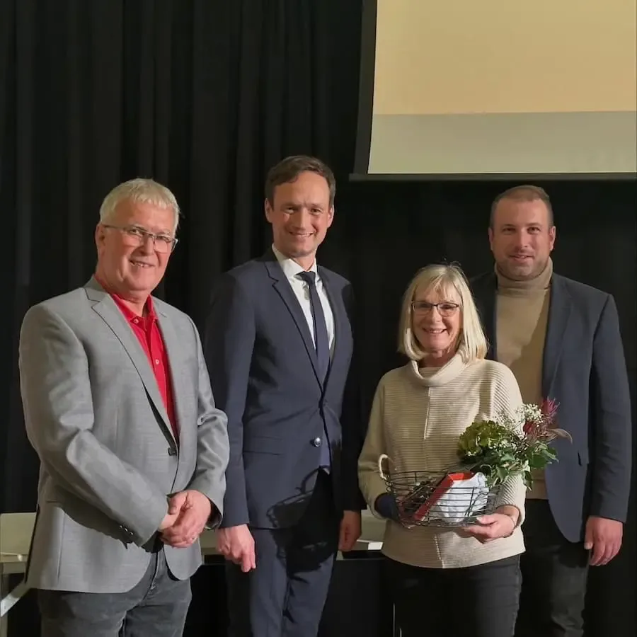 sportlerehrung schonungen 2025 dlrg sportler des jahres Die DLRG Schonungen wurde bei der Sportlerehrung 2025 als „Sportler des Jahres“ ausgezeichnet.