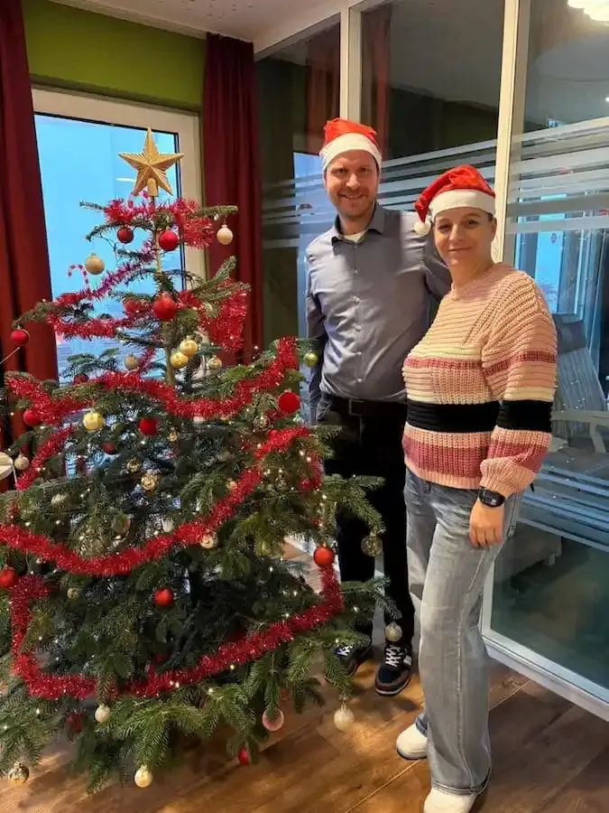 Weihnachtsbaumspende des SPD-Dachverbands für die AWO-Tagespflege am Sonnenteller in Dittelbrunn