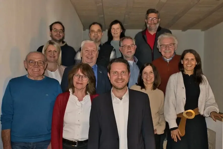 Kandidatinnen und Kandidaten der Sozialen Bürgerliste Dittelbrunn nach der Nominierung für die Gemeinderatswahl mit Listenführer Holger Schmitt