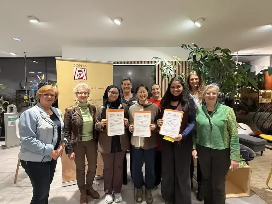 Preisträgerinnen und Verantwortliche des Zonta-Clubs Bad Kissingen-Schweinfurt bei der Verleihung des dritten STEM-Awards an THWS-Studentinnen in Schweinfurt.
