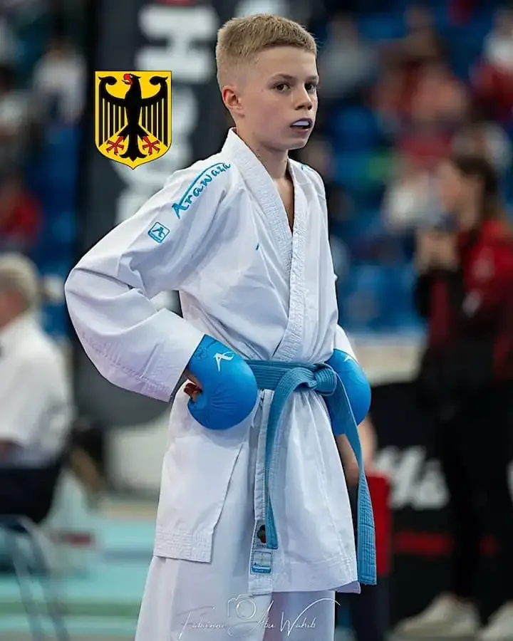 daniel eckerdt dkv bundeskader u16 tg schweinfurt abu wahib Daniel Eckerdt von der TG Schweinfurt im Karate-Gi nach seiner Berufung in den DKV-Jugend-Bundeskader U16