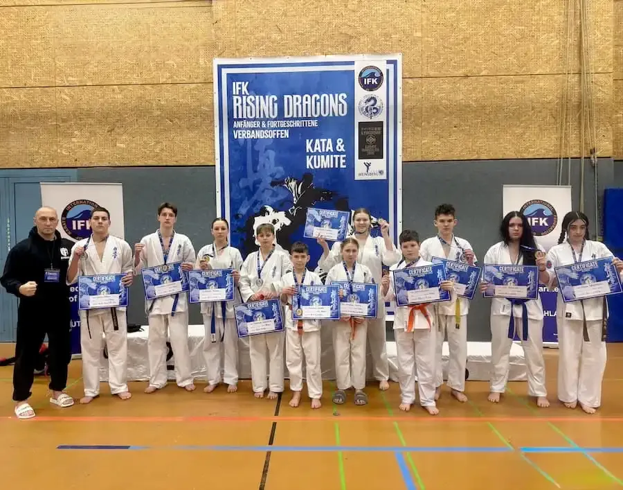 Videnin Dojo Schweinfurt beim IFK Rising Dragon 2026 in Weinsberg mit erfolgreichen Karatekämpfern und Medaillen.
