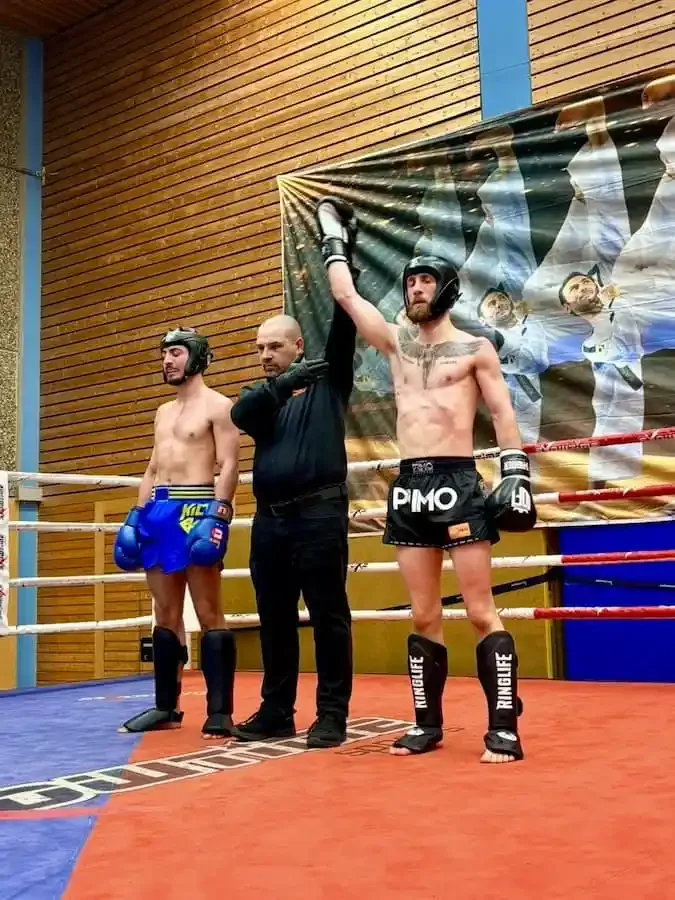 Alex Videnin vom Videnin Dojo Schweinfurt gewinnt Bronze bei der ISKA Deutschen Meisterschaft im K-1 bis 65 kg.