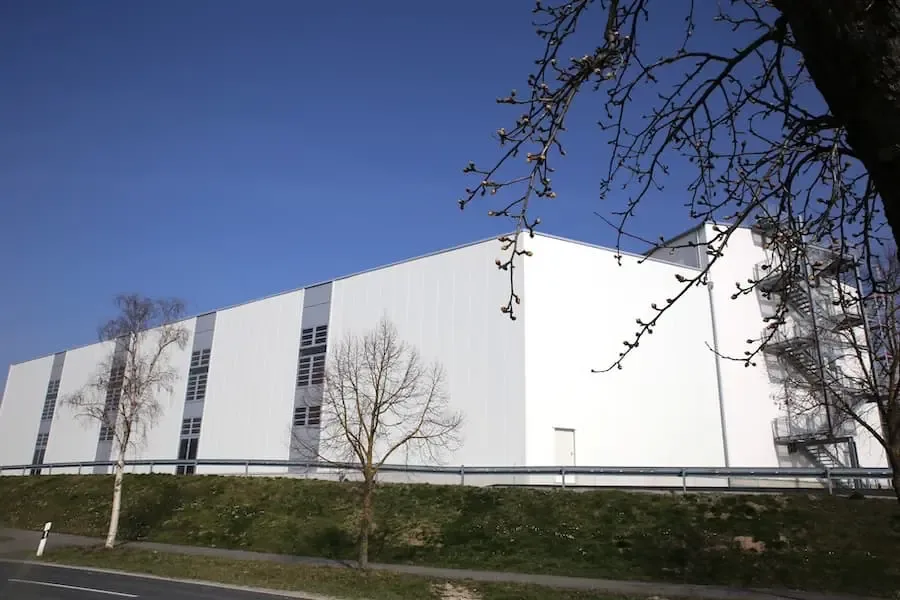 Kräuter Mix Abtswind neues Produktionsgebäude Halle 12 nach Brand Wiederaufbau moderne Industrieanlage