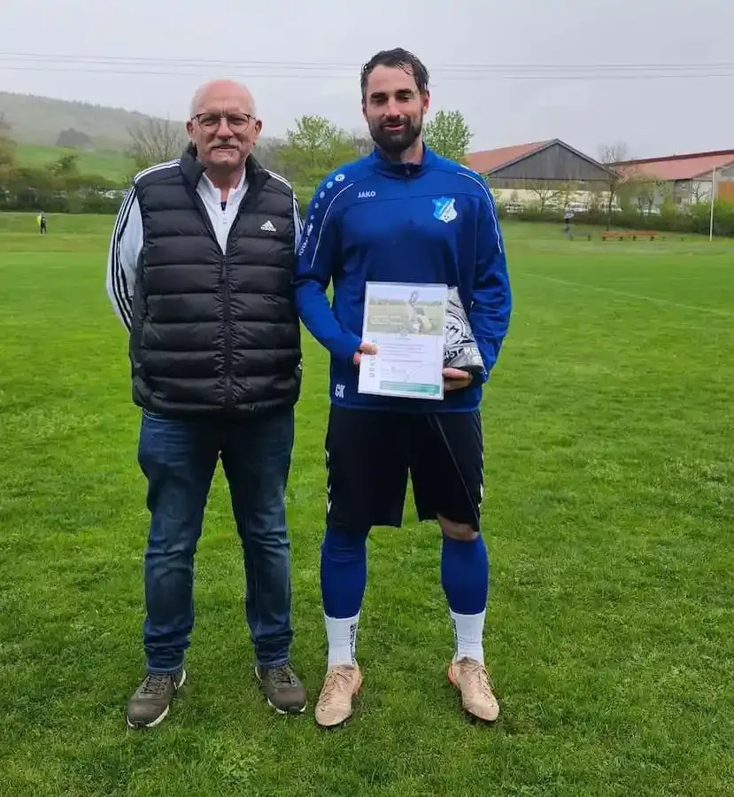 Florian Hau erhält Fair-Play-Auszeichnung vom BFV im Fußballkreis Schweinfurt für vorbildliches Verhalten im Spiel