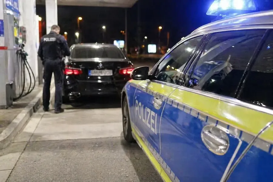Tankbetrug A71 Polizei stoppt BMW Schweinfurt Nacht Kontrolle Tankstelle