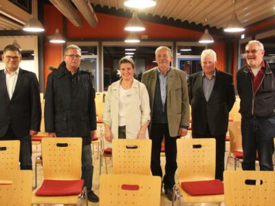 (Foto Reto Glemser): Der ehrenamtliche Vorstand der Lebenshilfe Schweinfurt ist wieder komplett (v. r.): Norbert Hart, der neue Vorsitzende der Lebenshilfe Schweinfurt, Beisitzer Klaus Krug, Konrad Schneider, der stellvertretende Vorsitzende der Lebenshilfe Schweinfurt, Schriftführerin Martina Schurig, Beisitzer Ronald Müller und Stefan Seufert, der Delegierte für die Lebenshilfe Hammelburg. Es fehlt Beisitzerin Heike Breitenbach.