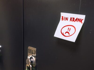 Wer krank ist, soll sich nicht zur Arbeit schleppen, rät die Gewerkschaft Nahrung-Genuss- Gaststätten. Die NGG Unterfranken fordert die rund 1.740 Betriebe in Schweinfurt zu mehr Verständnis bei Krankmeldungen auf. „Vor allem darf die Arbeit selbst nicht krank machen: Arbeitsdruck und Stress können einen schnell aus der Bahn werfen“, sagt Ibo Ocak von der NGG. Foto: NGG | Nils Hillebrand