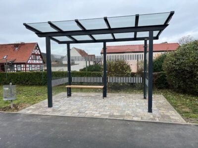 Buswartehäuschen Madenhausen. Foto: René Seith