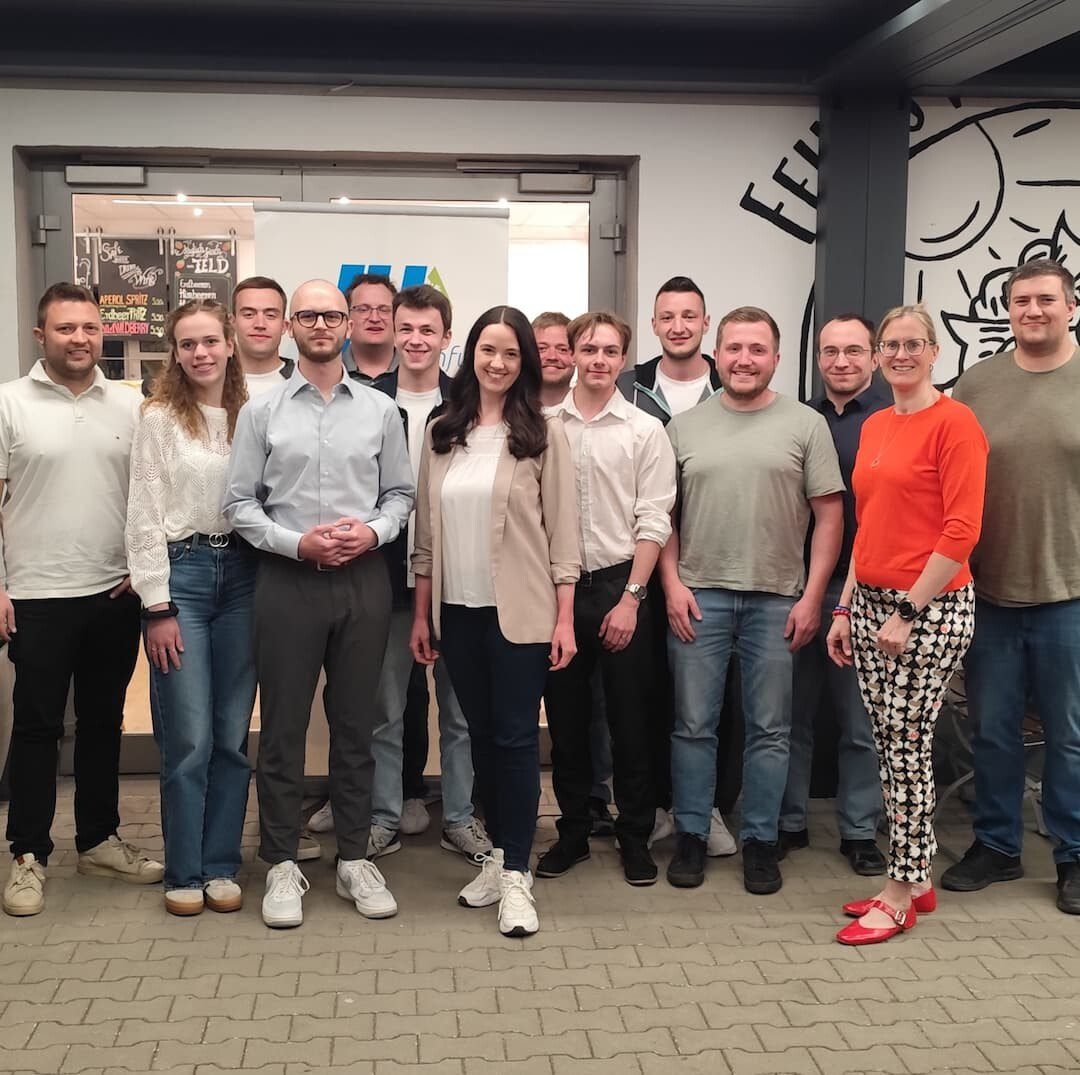v.l.n.r.: Maximilian Bauer, Cornelia Neubauer, Fabian Stettner, Moritz Hutter, Tim Weis, Timo Menschner, Vanessa Schmidt, Christoph Jäger, Connor Barber, Jannik Hofmann, Maximilian Markert, Philipp Lendner, Barbara Göpfert (stellv. CSU-Kreisvorsitzende), Michael Götz