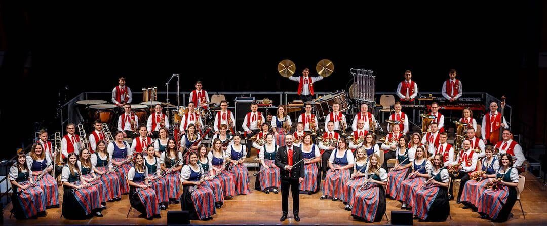 Foto SBO 2023 Matthias Sebald Traditionelle Jahreskonzerte der Volkacher Orchester am 3. Adventswochenende in der Mainschleifenhalle Volkach – Eintritt frei! Foto: Matthias Sebald