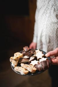 Genussvoll durch den Advent: Im Fränkischen Weinland gibt es sie noch, die Handwerksbäcker, die jetzt feines Konfekt und Lebkuchen anbieten