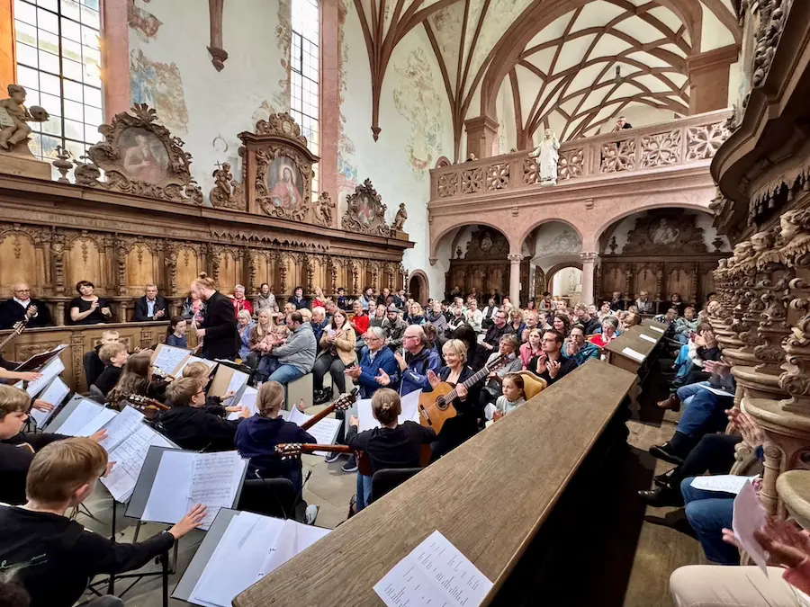 Stehende Ovationen bei der Gitarrenserenade in der Kartause Astheim