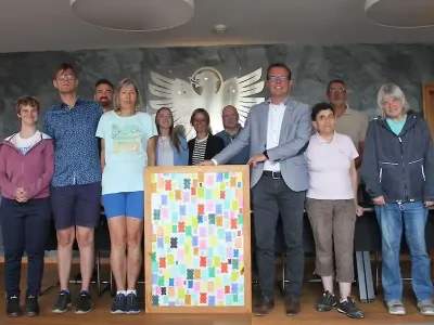 lebenshilfe-schweinfurturt-kunstwerks-soll-sennfelder-rathaus-schmuecken