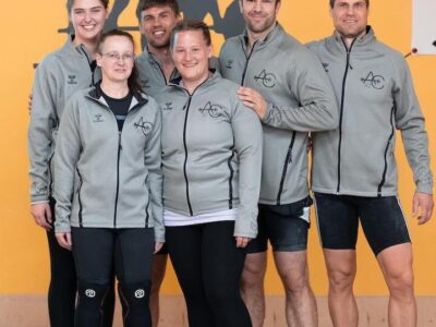Foto von Jonas Weiß: Team des AC 82 Schweinfurt II Vorne: Ulrike Zehner, Samantha Hofmann Hinten: Luisa Auernheimer, Matthias Hofmann, John Steger, Rainer Klement
