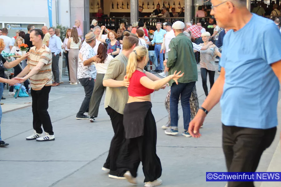 Schweinfurt@night – Viel Show, wenig Kunst