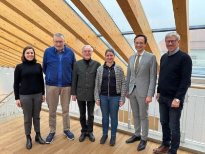 Austausch zu seniorenpolitischen Themen im Landratsamt mit (von links) Zoe Beckmann (Abteilungsleitung Soziales und Gesundheit), Hilmar Schwab (stellvertretender Vorstand der Landesversammlung des Landesseniorenrats), Dieter Wagner (Delegierter des Landesseniorenrats Bayern), Eva Borschert (Seniorenbeauftragte für den Landkreis Schweinfurt), Landrat Florian Töpper und Ralf Herre (Beauftragter für die Belange von Menschen mit Behinderung).
