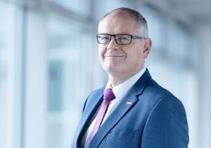 Der Hauptgeschäftsführer der Handwerkskammer für Unterfranken, Ludwig Paul, appelliert an die politisch Verantwortlichen: „Den Ankündigungen im Koalitionsvertrag müssen schnell Taten folgen, wenn die neue Regierung im Amt ist. Die Wirtschaft, auch die Handwerkswirtschaft, braucht dringend die richtigen Impulse.“ Foto: Daniel Biscan