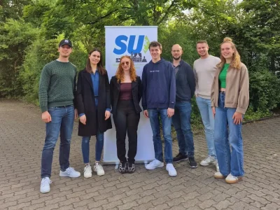 Foto: Lisa Berlenz; v.l.n.r.: Niklas Uehlein, Laura Rumpel, Hanna Friedrich, Timo Menschner, Maurice Breitkopf, Philipp Hüllmantel und Cornelia Neubauer.