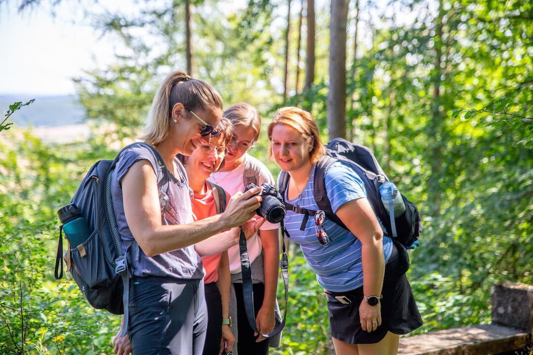 Bei Führungen, Vorträgen und E-Bike-Touren können Besucherinnen und Besucher im Rahmen der Biosphärenwochen die vielfältige Kulturlandschaft mit ihrer Tier- und Pflanzenwelt entdecken. / Foto: Alexander Martin/Rhön GmbH