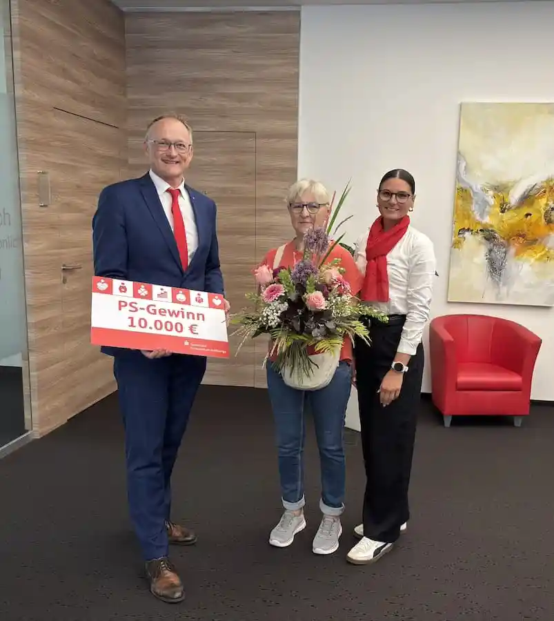 Glücksmoment in Hofheim – 10.000 Euro Gewinn beim PS-Sparen