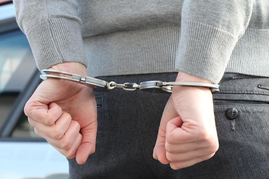 Diebstahl aus PKW – Schnelle Festnahme – Tatverdächtiger in Untersuchungshaft