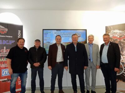 Foto: V. l.n.r. Dieter Bauer, Öffentlichkeitsarbeit AKI und Museumsführer, Wolfgang Rücknagel, Museumleiter, Florian Dittert, Leiter Marketing und Öffentlichkeitsarbeit bei MAINCOR, Dieter Pfister, Geschäftsführer bei MAINCOR, Ruediger Sontheimer, 1. Vorsitzender, AKI-Förderkreis, Thomas Bauer, Kurator AKI. Foto: Christian Bauer