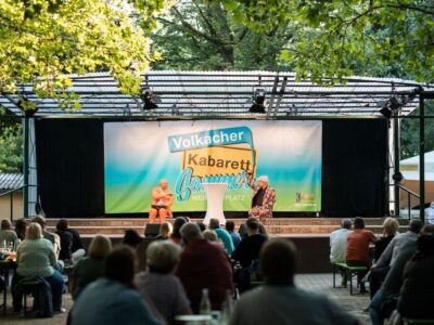 Volkacher Kabarettsommer Platzoptik Foto Meshko