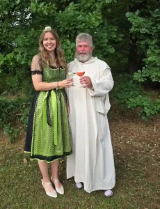 Weinprinzessin und Kartäusermönch - Foto Heiko Bäuerlein