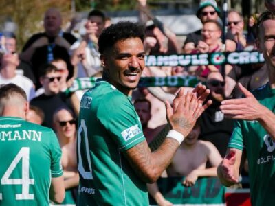 Stürmer Mike Dellinger beleibt weitere zwei Jahre Schnüdel. Foto: 1. FC Schweinfurt 05