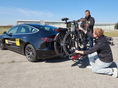 ADAC Test von Heckträgern: Qualität ist insgesamt erfreulich hoch, doch bei der Handhabung trennt sich die Spreu vom Weizen. Quelle: ADAC/Uwe Rattay