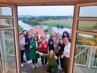 Mehr Frauen in die Politik – darüber waren sich die Teilnehmerinnen beim jüngsten Vernetzungstreffen im Landratsamt einig. Mit auf dem Foto stellvertretende Landrätin Birgit Bayer und die Gleichstellungsbeauftragte Christine Stühler. Foto: Ahsley Goll-Merz