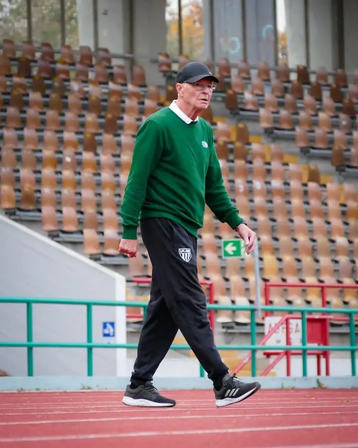 TRAINERTEAM DES 1. FC SCHWEINFURT KOMPLETT – NEUZUGANG VOM FC BAYERN VERSTÄRKT VIDEOANALYSE